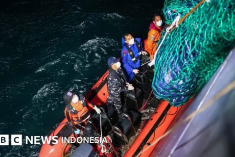 Tim TNI AL Evakuasi Tiga Jenazah dari KM Virgo Tenggelam