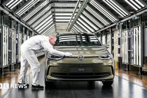 Volkswagen Rencanakan Pemotongan 50.000 Pekerja Lagi