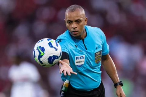 Wilton Pereira Sampaio Pimpin Pertandingan Flamengo vs Corinthians