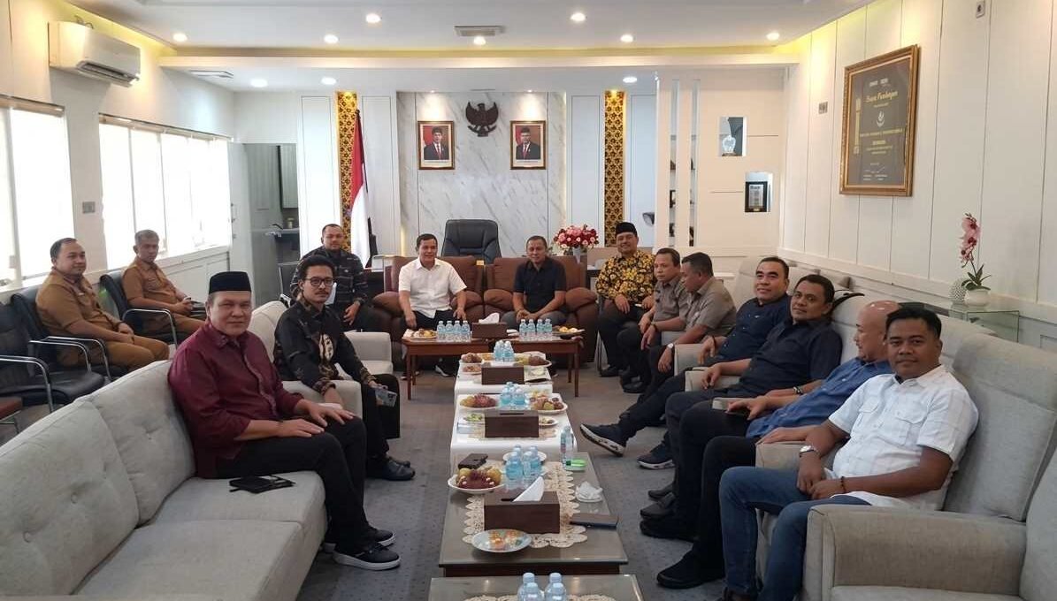 Wagub Aceh Dek Fadh dan Ketua DPRA Bahas Perubahan UUPA