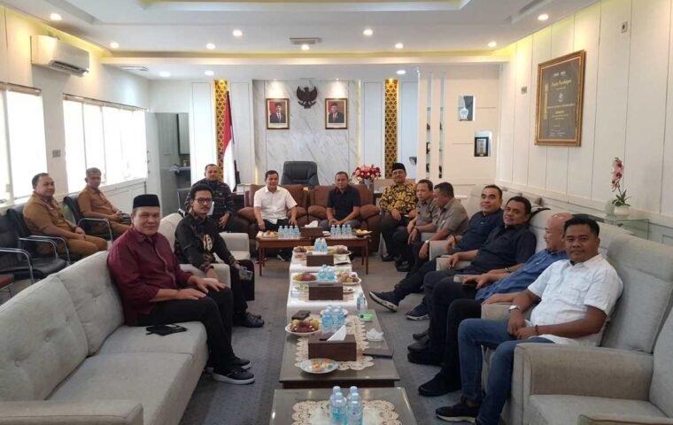 Wagub Aceh Dek Fadh dan Ketua DPRA Bahas Perubahan UUPA