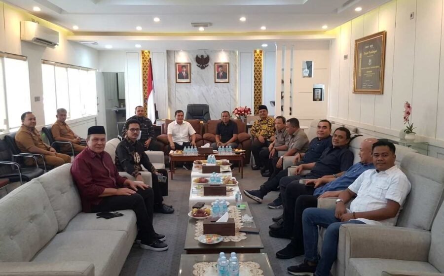 Wagub Aceh Dek Fadh dan Ketua DPRA Bahas Perubahan UUPA